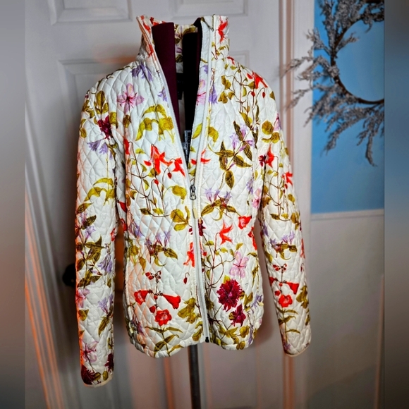 Lands' End Jackets & Blazers - Lands End White & Floral Light Quilted Insulated Jacket